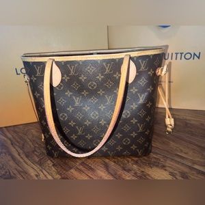 Authentic Louis Vuitton Neverfull MM.